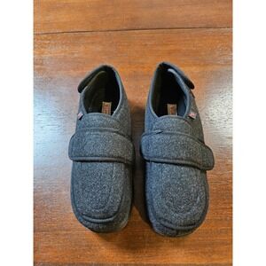 Lesvago Diabetic Shoes/Slippers With Adjustable Closures Size Womans 8 Men 6.5